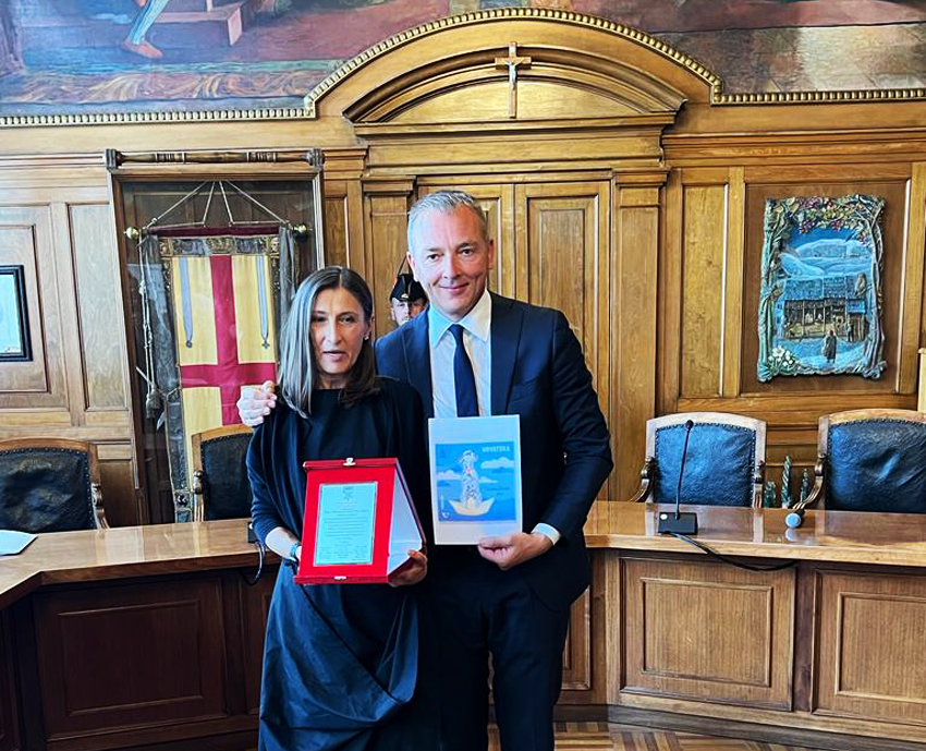 Il Console di Croazia Davarka Saric col sindaco di Asiago, Roberto Rigoni Stern