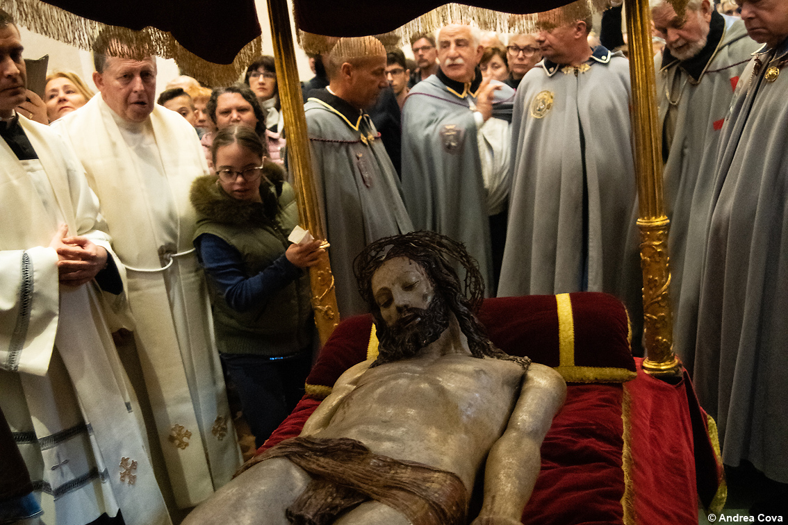 La Settimana Santa ad Assisi tra fede, folclore e tradizione: la Scavigliazione, rito ancestrale fra Cattedrale e Basilica