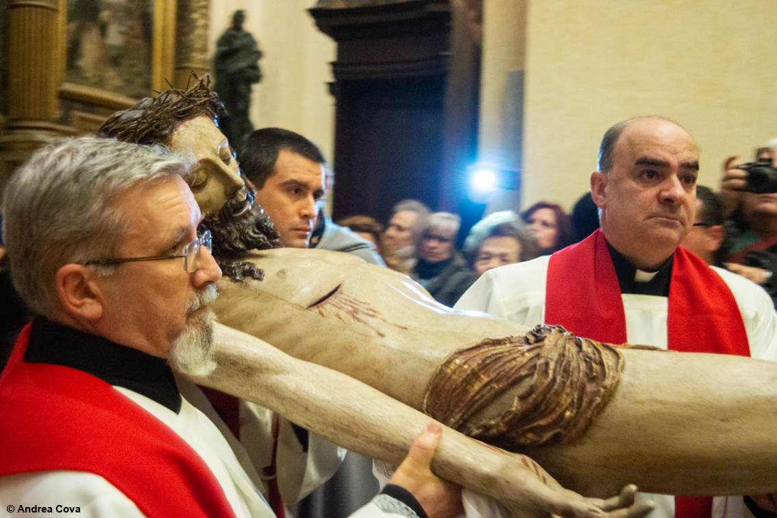La Settimana Santa ad Assisi tra fede, folclore e tradizione: la Scavigliazione, rito ancestrale fra Cattedrale e Basilica
