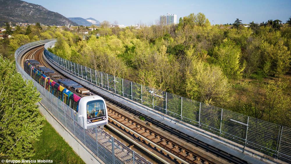 Livrea d’autore per la Metro di Brescia: la street art attraversa la città a bordo di un treno firmato Luca Font