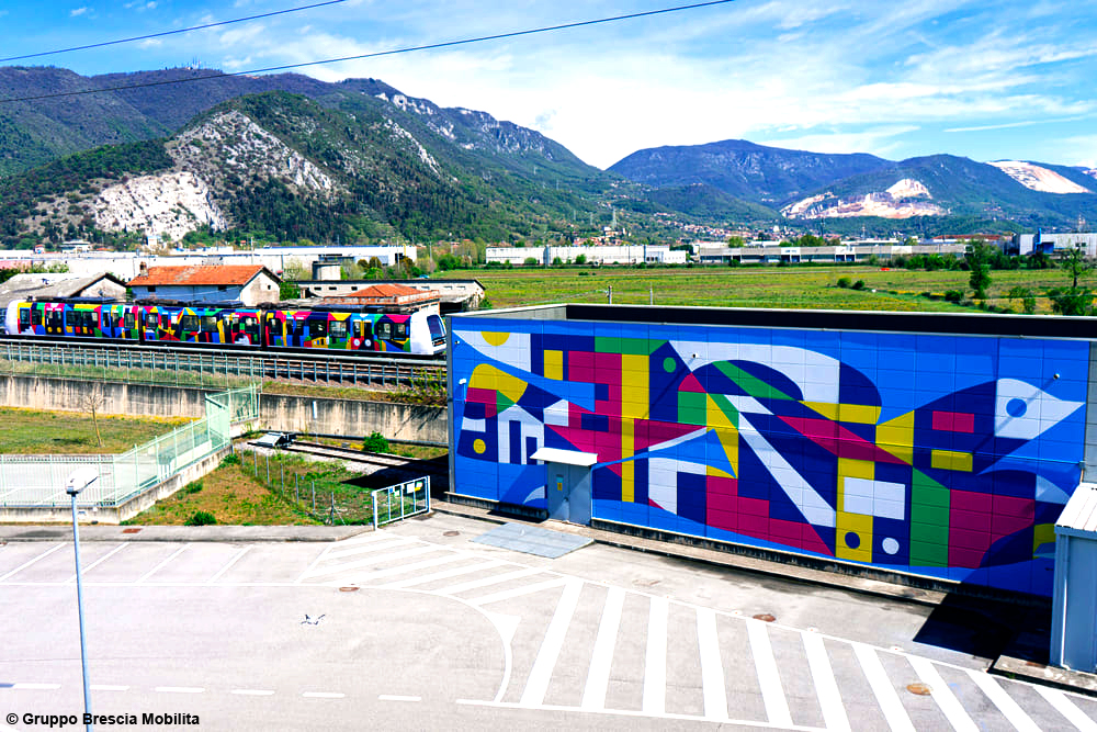 Livrea d’autore per la Metro di Brescia: la street art attraversa la città a bordo di un treno firmato Luca Font