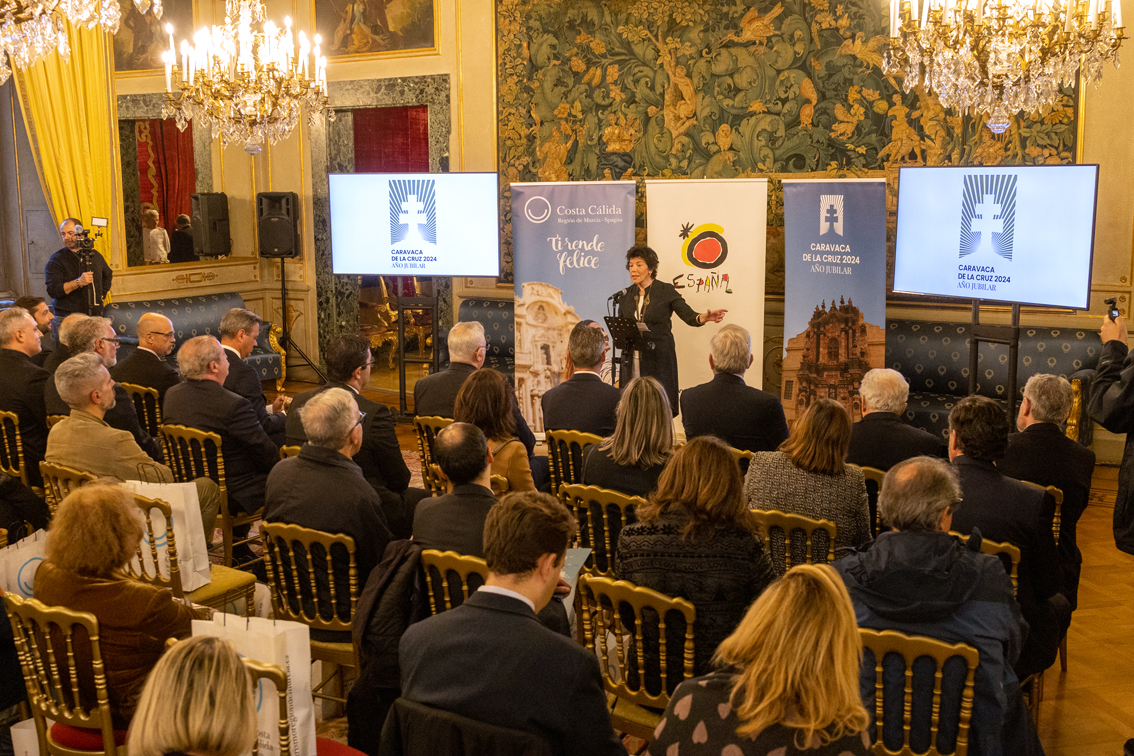 L’Anno Giubilare è stato presentato nella cornice del salone del trono della storica location dell’Ambasciata di Spagna presso la Santa Sede in presenza dell’ambasciatrice Isabel Celaá