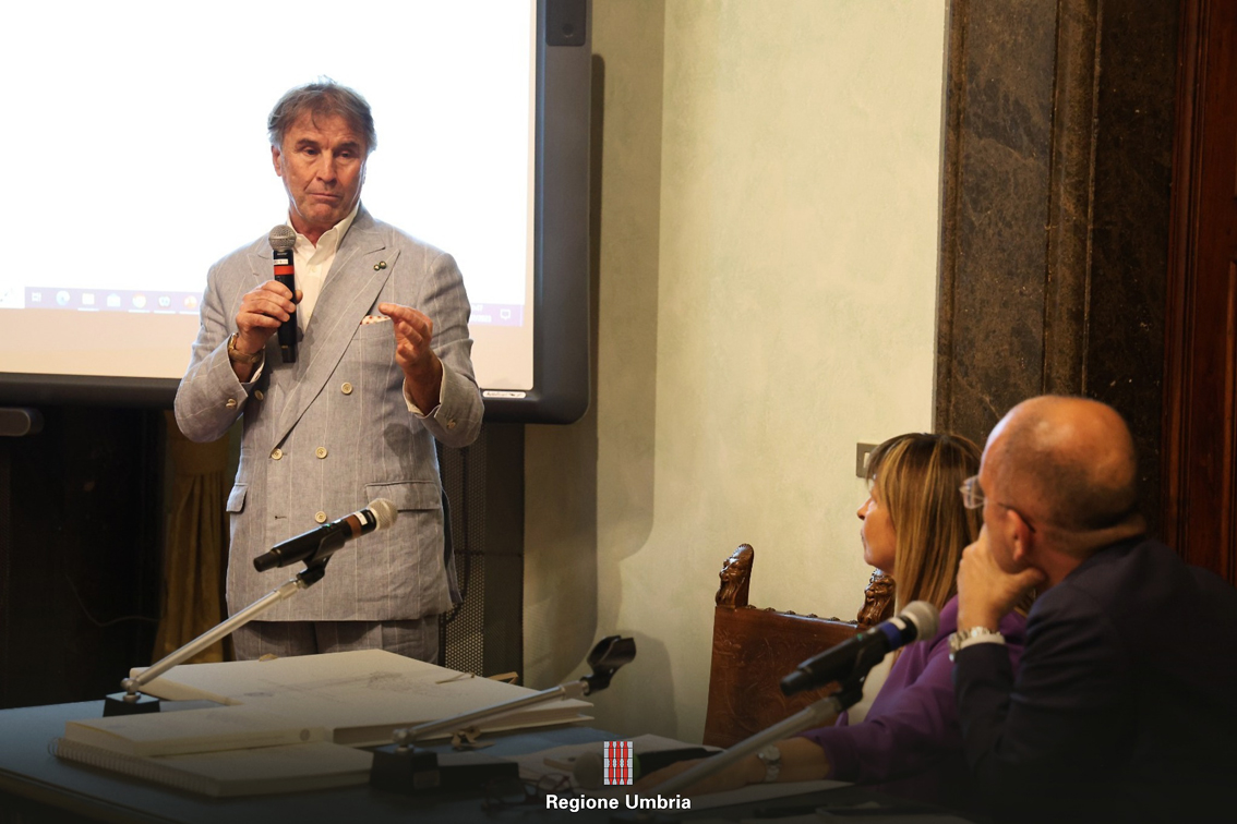 Umbria, 68 milioni di euro per ricostruire Castelluccio di Norcia: un legame d’amore con la Fondazione Cucinelli