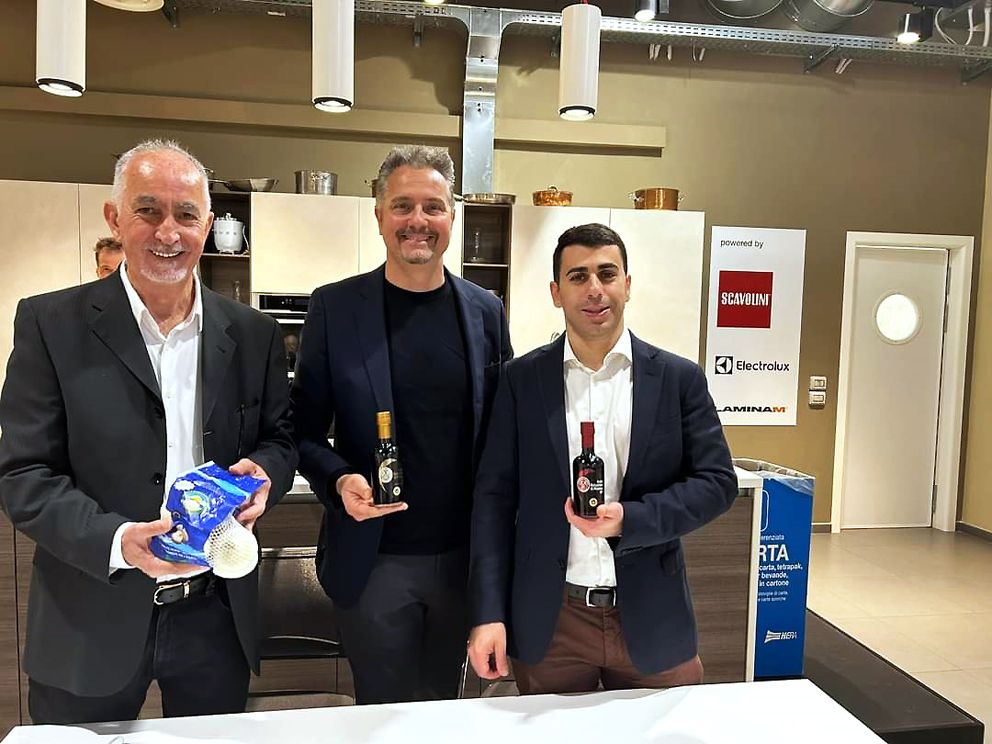 Due Igp insieme a Bologna: l'Aceto Balsamico di Modena sposa la Cipolla Bianca di Margherita per uno show cooking a quattro mani
