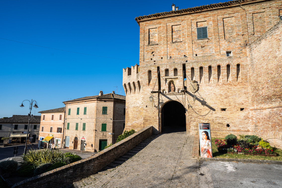 Sulle dolci colline marchigiane del borgo medievale Corinaldo arriva un'Estate d'Incanto, gli eventi da non perdere