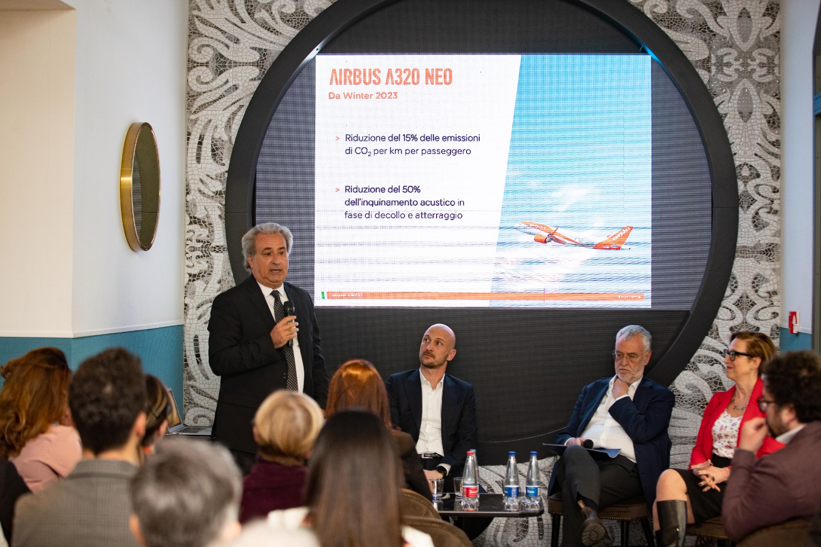 La flotta di easyJet si rinnova a Napoli con l’arrivo di 2 aeromobili di nuova generazione Airbus A320neo