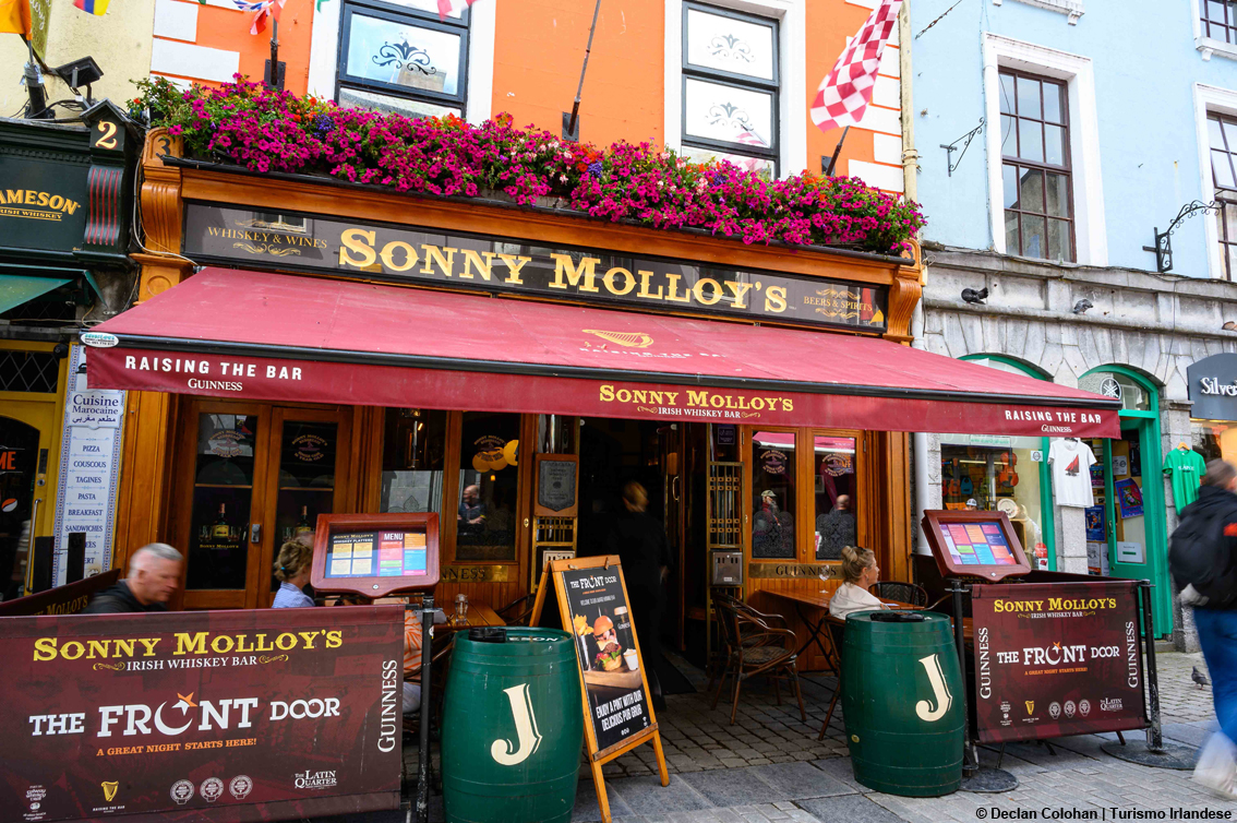 Galway tra whiskey e ostriche, un festival e percorsi tematici per frutti di mare e spirito