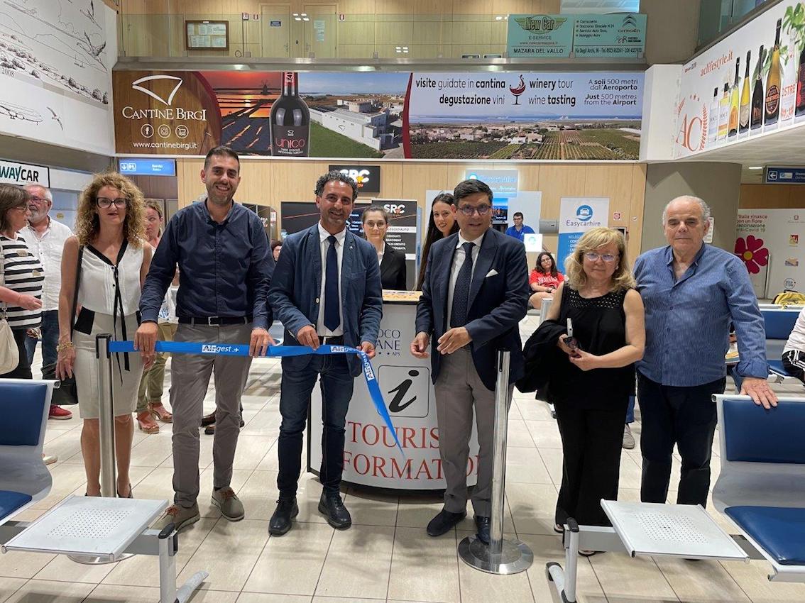 In aeroporto accoglienza firmata dalla Pro loco: aperto l’info-point turistico all’interno dello scalo di Trapani Birgi