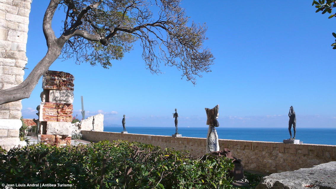 Francia, i luoghi da vedere sulle tracce del poliedrico maestro: Château Grimaldi di Antibes, il castello-atelier di Picasso
