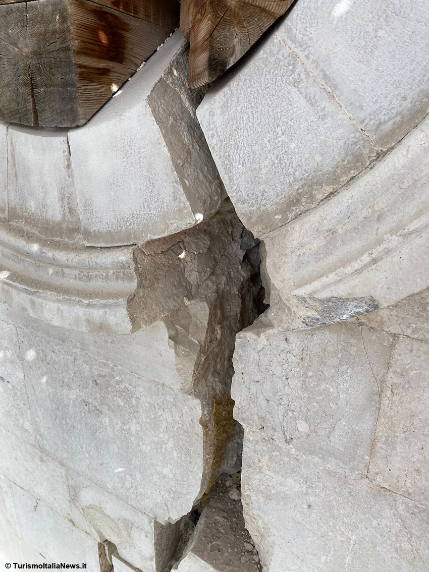 Pezzo per pezzo la Basilica di San Benedetto di Norcia torna a prendere forma, soluzioni tecniche innovative contro il sisma