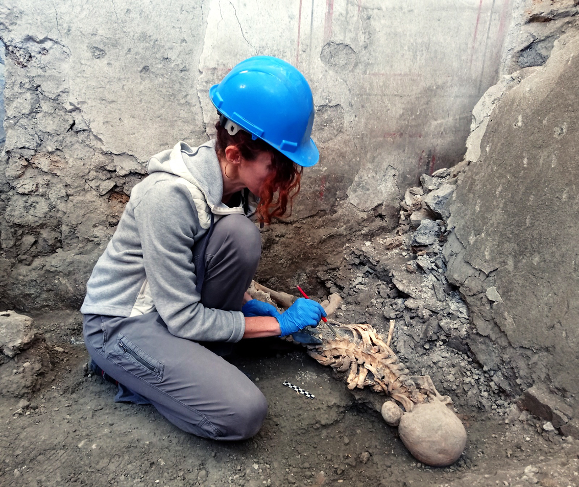 images/stories/varie_2023/Pompei_ScheletriCastiAmanti03.jpg