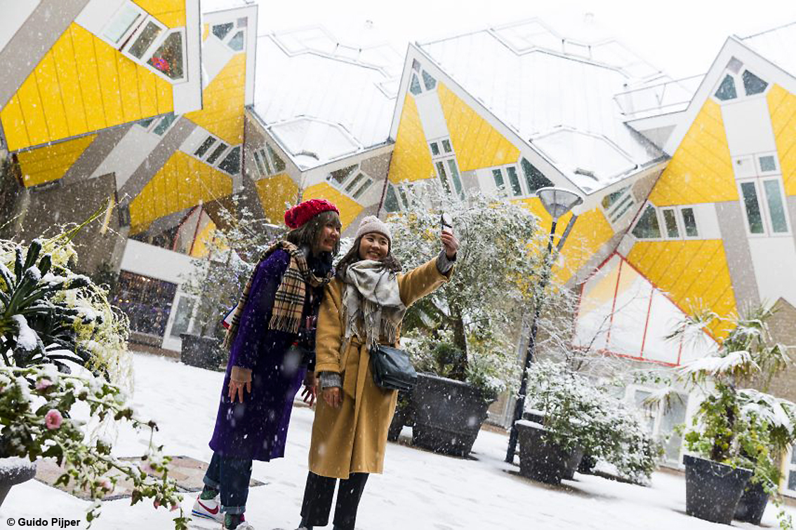 Rotterdam: Natale tradizionale e Capodanno contemporaneo, il buio delle lunghe notti invernali si trasforma in festa