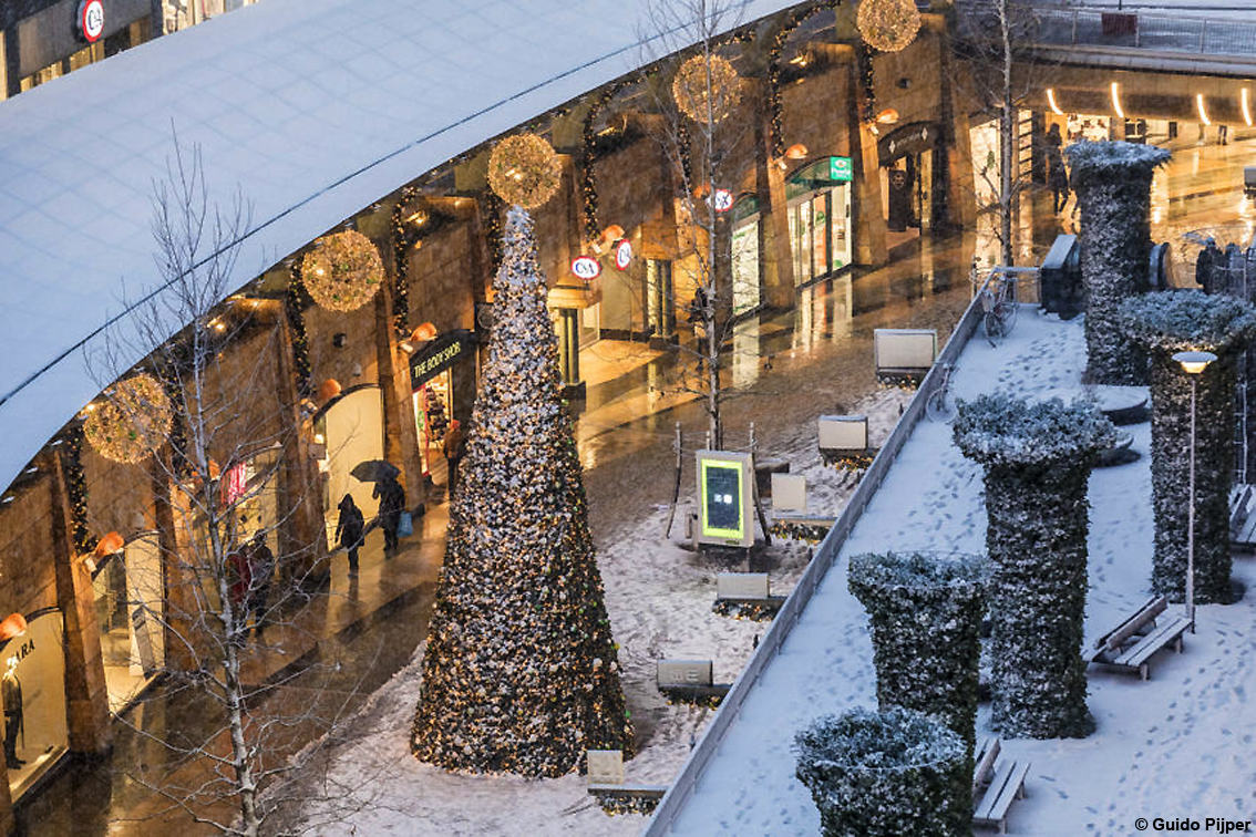 Rotterdam: Natale tradizionale e Capodanno contemporaneo, il buio delle lunghe notti invernali si trasforma in festa