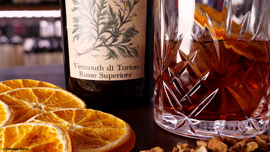 Vermouth, con la sua fama indissolubilmente legata al territorio piemontese parla di tradizione e storicità