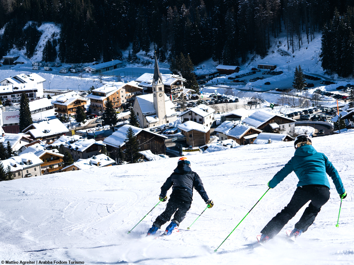 “The place to ski”, neve, giornate di sole e piste perfette: ad Arabba si scia fino al 21 aprile