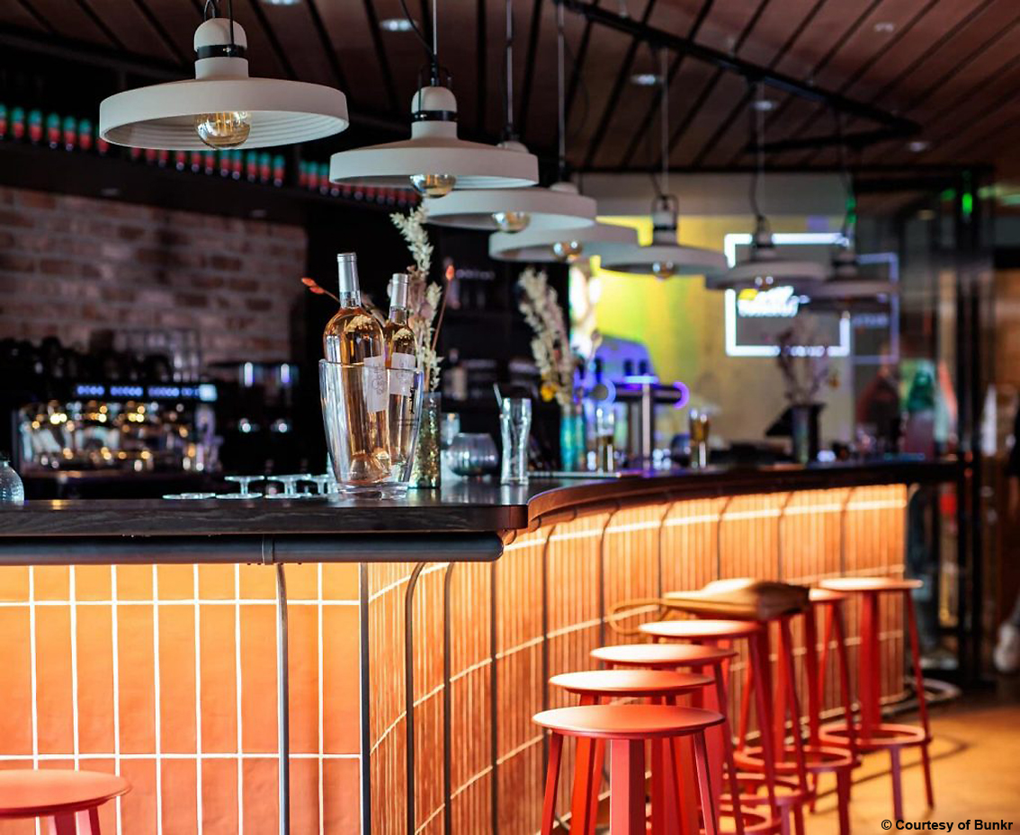 Bunkr, il ristorante di Eindhoven che unisce intelligenza artificiale e gastronomia nell’iconico ex bunker