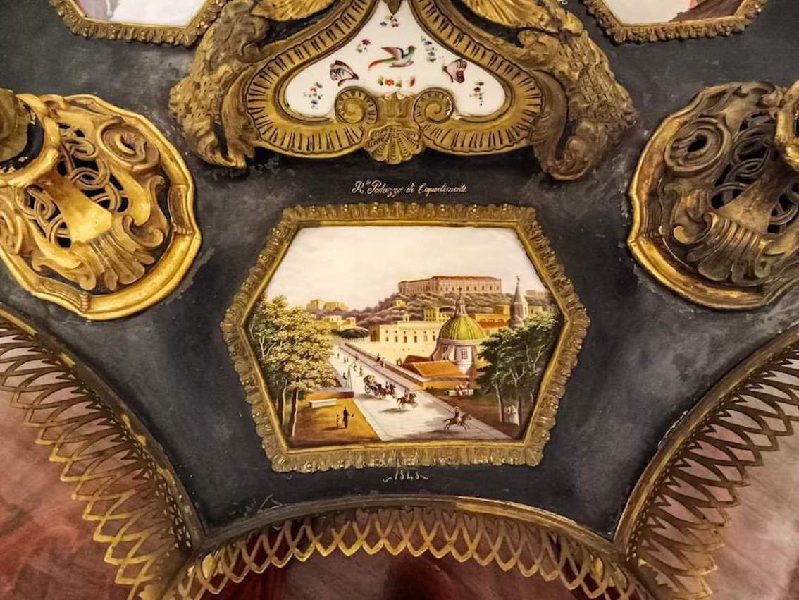 Dopo oltre 70 anni negli Appartamenti Reali della Reggia di Caserta torna "a casa" il centrotavola di Raffaele Giovine