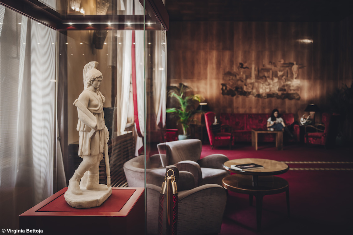 La statua di marmo romana del II secolo d.C. raffigurante la Dea Roma o Virtus