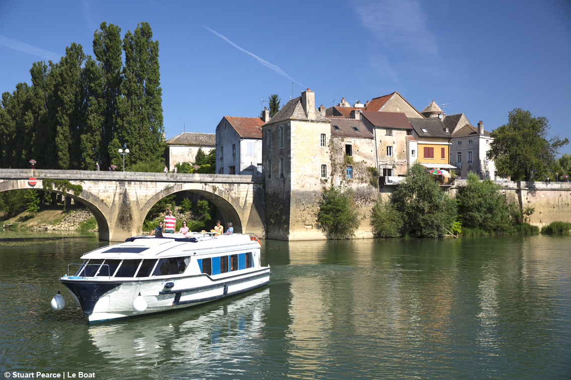Pasqua e ponti di Primavera in houseboat lungo fiumi e canali di Francia e Italia, al via la stagione delle crociere fluviali di Le Boat - Turismo Italia News
