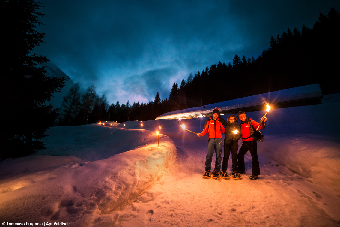 Trentino, un’esperienza tra natura e libertà: “Tutte le stelle nel Parco”, ciaspolate al chiaro di luna in Val di Sole