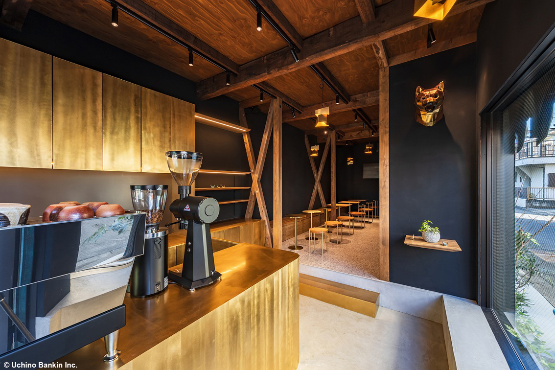 A Tokyo un giovane artigiano e un grande architetto per un progetto di rinascita sociale: ecco la nuova caffetteria Wakuni Shōten