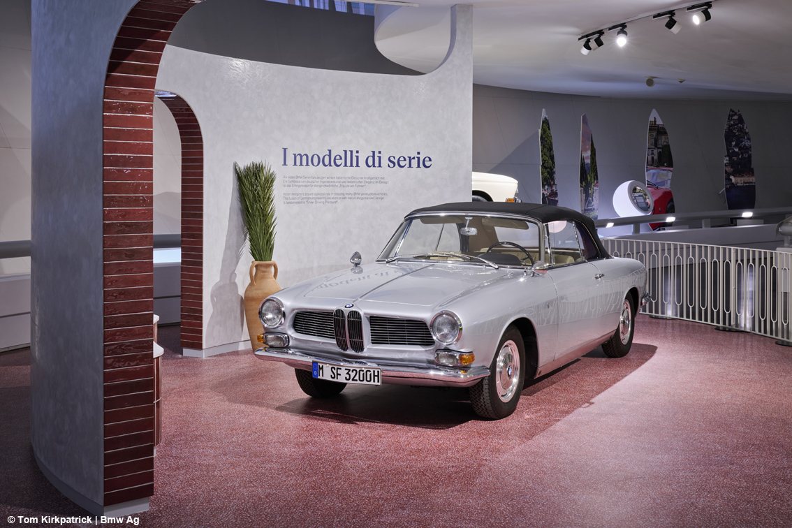 L’eleganza prende velocità: l’anima italiana dietro le forme Bmw, con “Belle Macchine” il nostro design va in mostra
