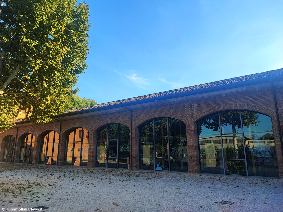 L’arte della lavorazione suina, così nasce il Prosciutto di Parma: a Langhirano il Museo racconta storia e gusto del Dop