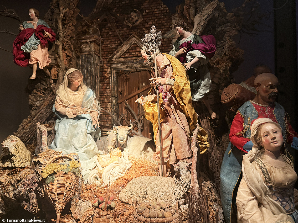 Lo splendido Presepe esposto nella Reggia di Caserta