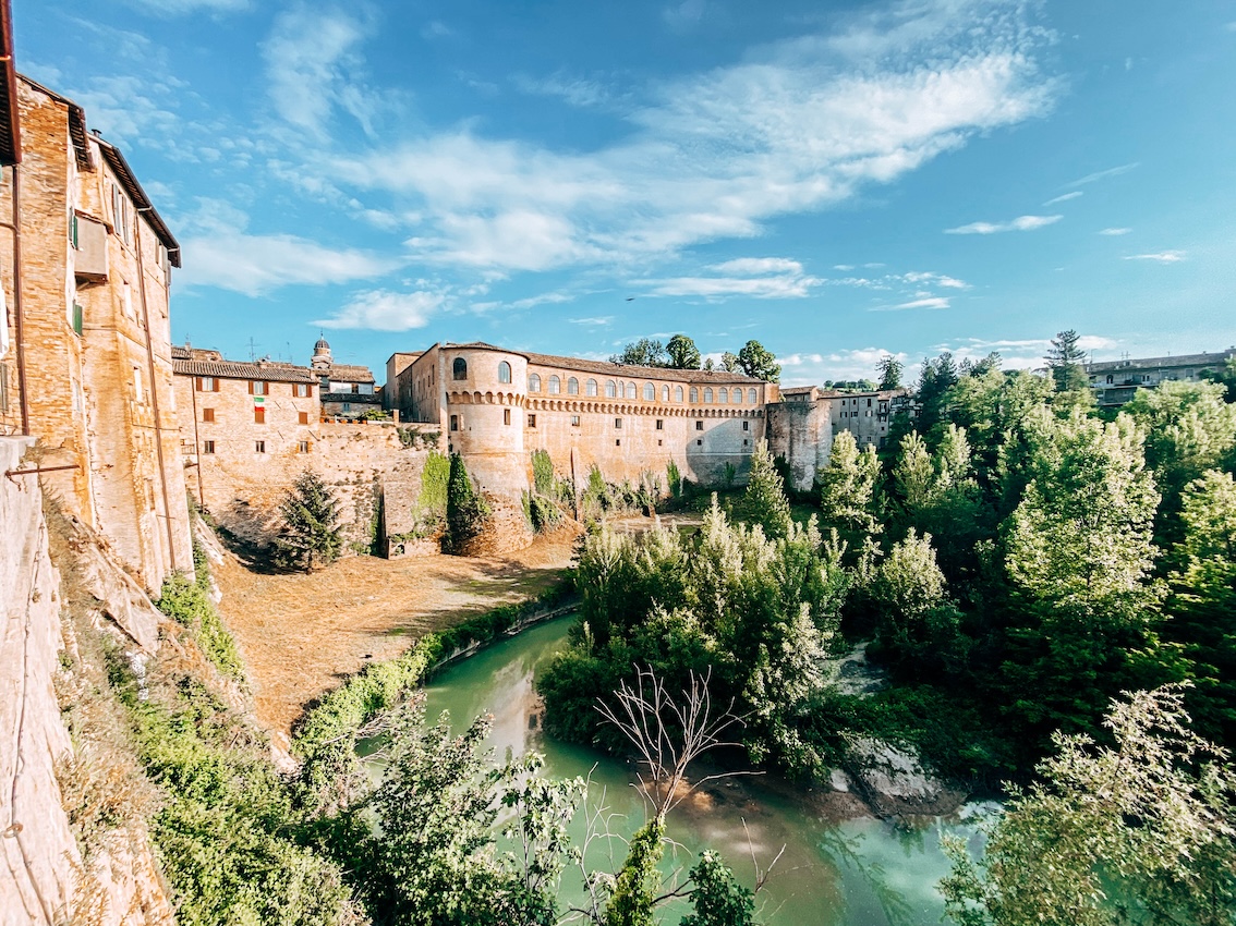 Ad Urbania la Bandiera Arancione del Touring Club: “Riconosciuto il percorso che crede nel turismo”