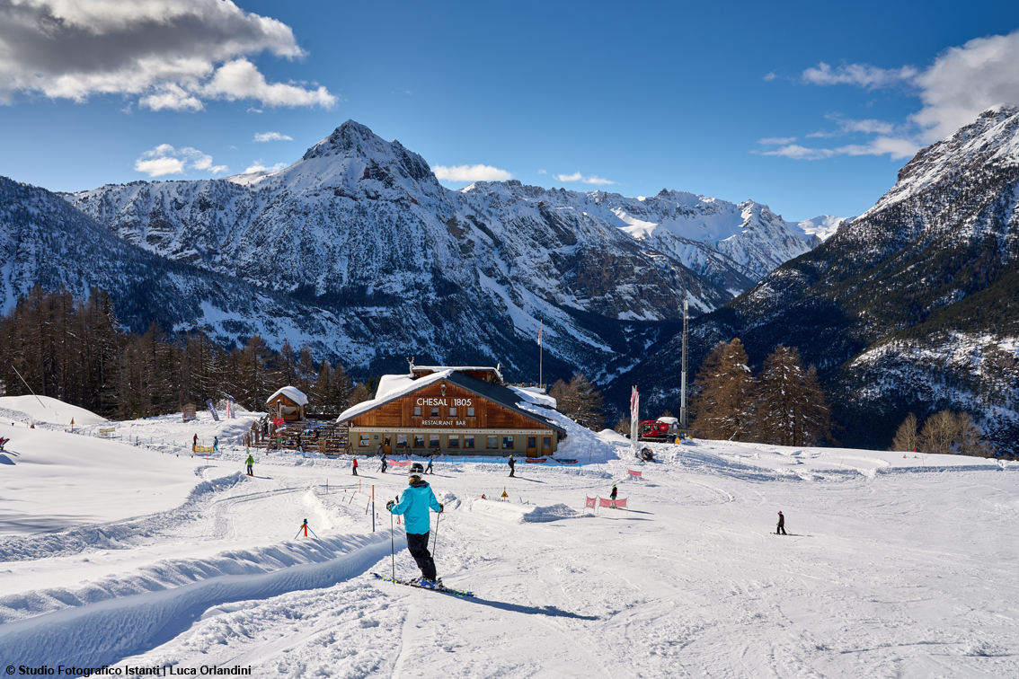 Vialattea e Bardonecchia, l’inverno parte in anticipo: 500 km di piste e quattro mesi di sci per la stagione 2026/27