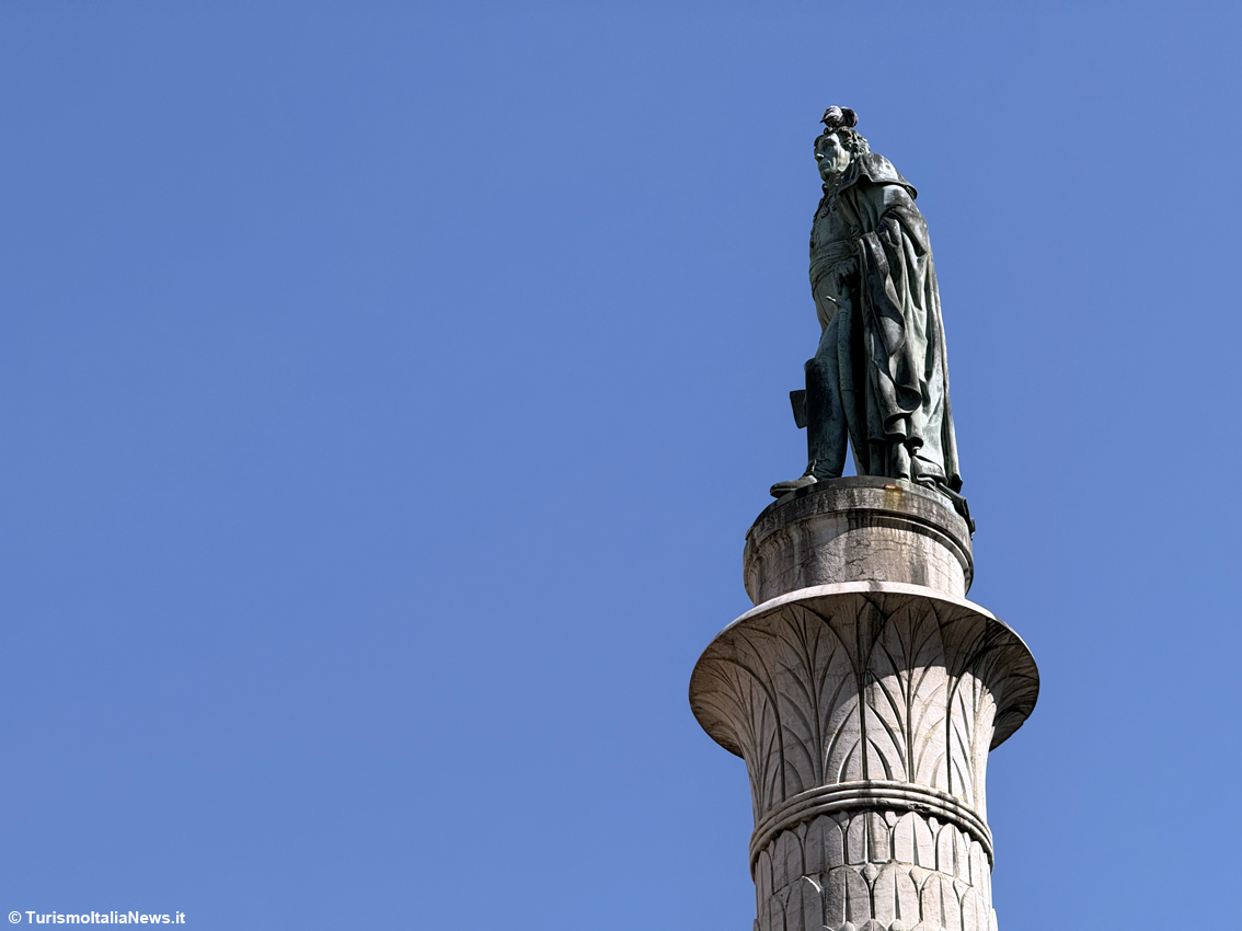 Gli elefanti senza… fondoschiena: il monumento più sorprendente di Chambéry, in Savoia, strappa un sorriso da quasi due secoli