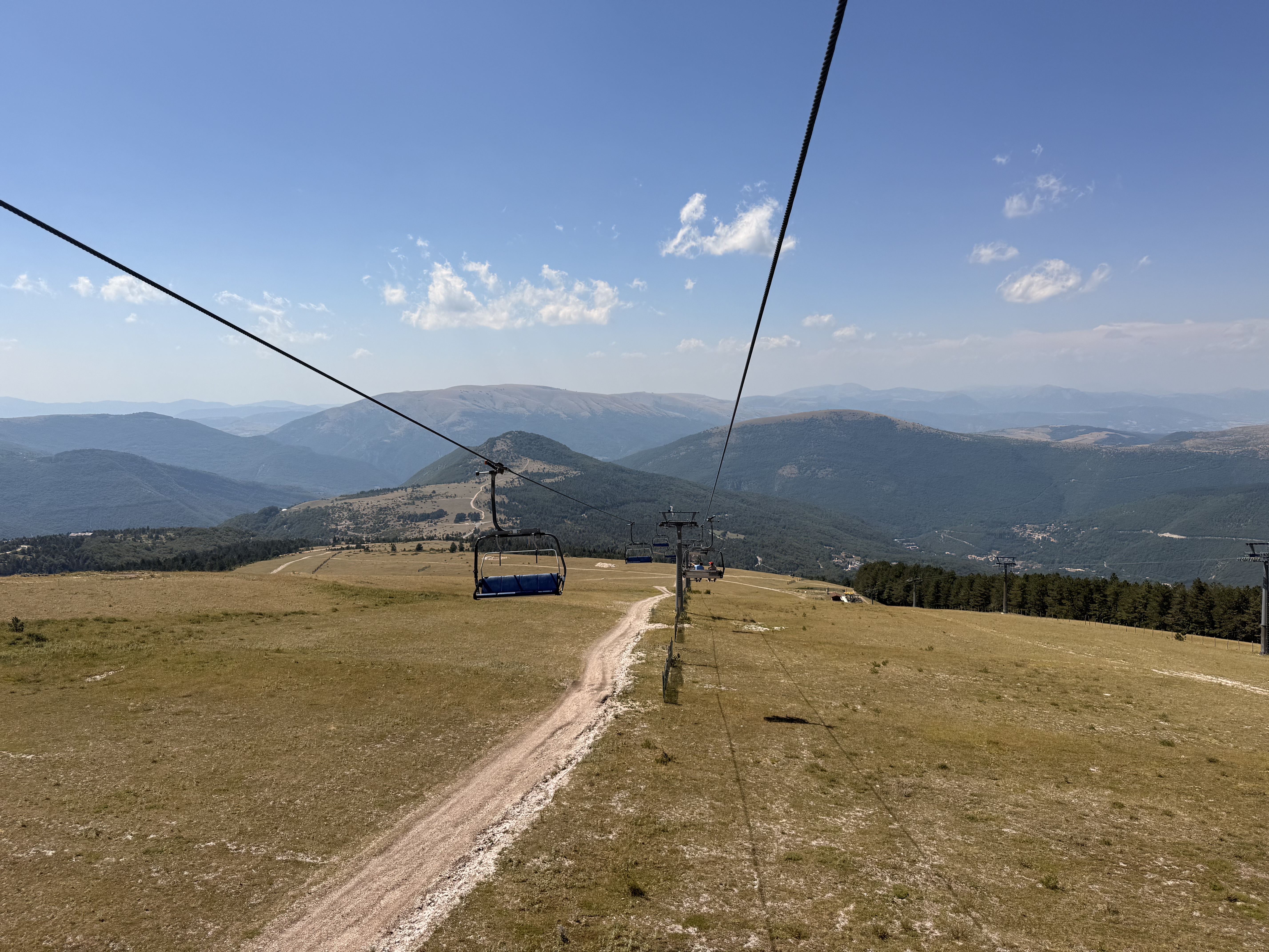 Quattro minuti per conquistare i Sibillini: da Frontignano di Ussita la seggiovia che porta all’avventura