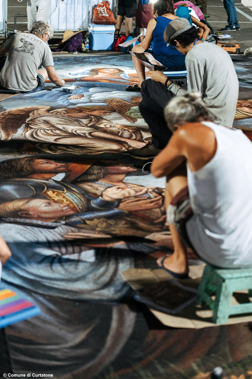 Sei secoli di meraviglia: con l’Antichissima Fiera delle Grazie e i madonnari il Ferragosto diventa un capolavoro a cielo aperto