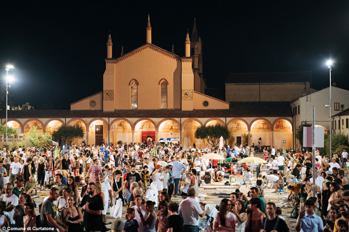 Sei secoli di meraviglia: con l’Antichissima Fiera delle Grazie e i madonnari il Ferragosto diventa un capolavoro a cielo aperto