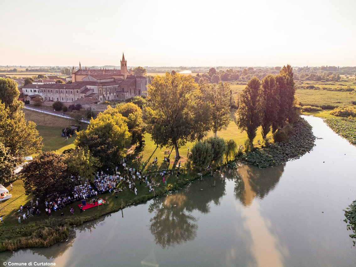 Sei secoli di meraviglia: con l’Antichissima Fiera delle Grazie e i madonnari il Ferragosto diventa un capolavoro a cielo aperto