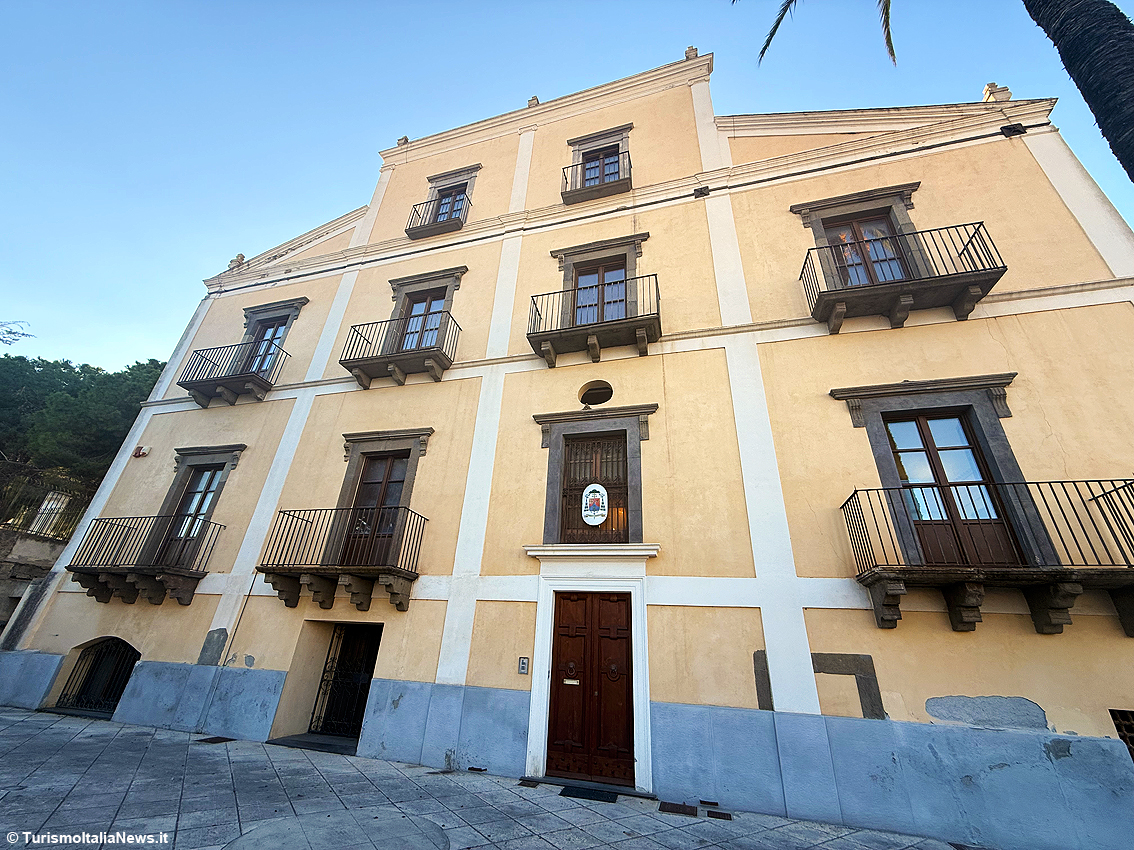 Lipari, il Palazzo dei Vescovi custodisce secoli di arte e devozione: un viaggio tra i tesori del museo diocesano