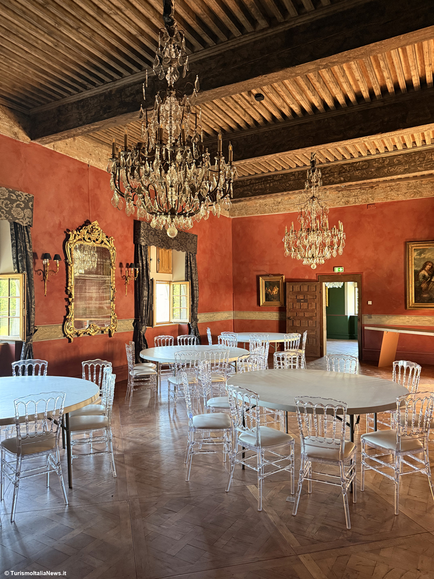 Qui il vino si sposa con otto secoli di storia: lo Château de La Mar, il castello che domina il Marestel, in Savoia