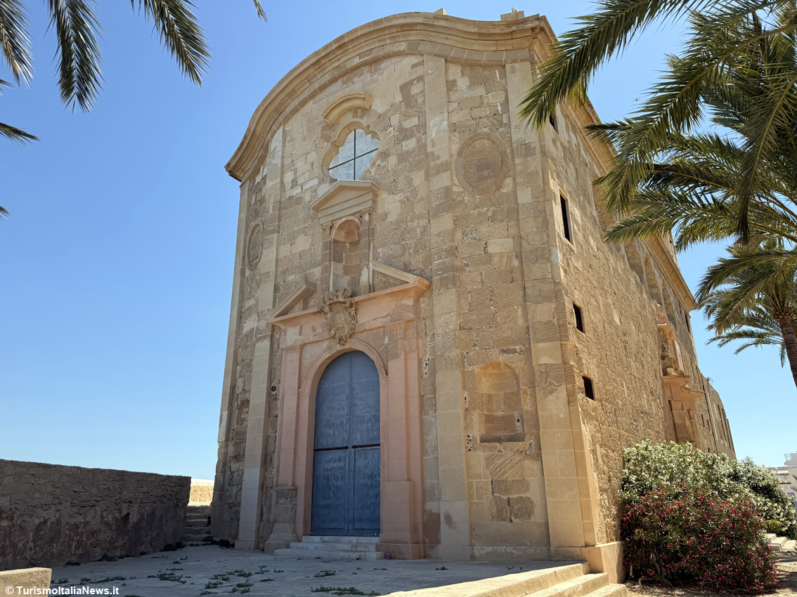 Tabarca, l'isola che non è un'isola (sola): il minuscolo arcipelago di Alicante dove la storia naviga insieme al Mediterraneo