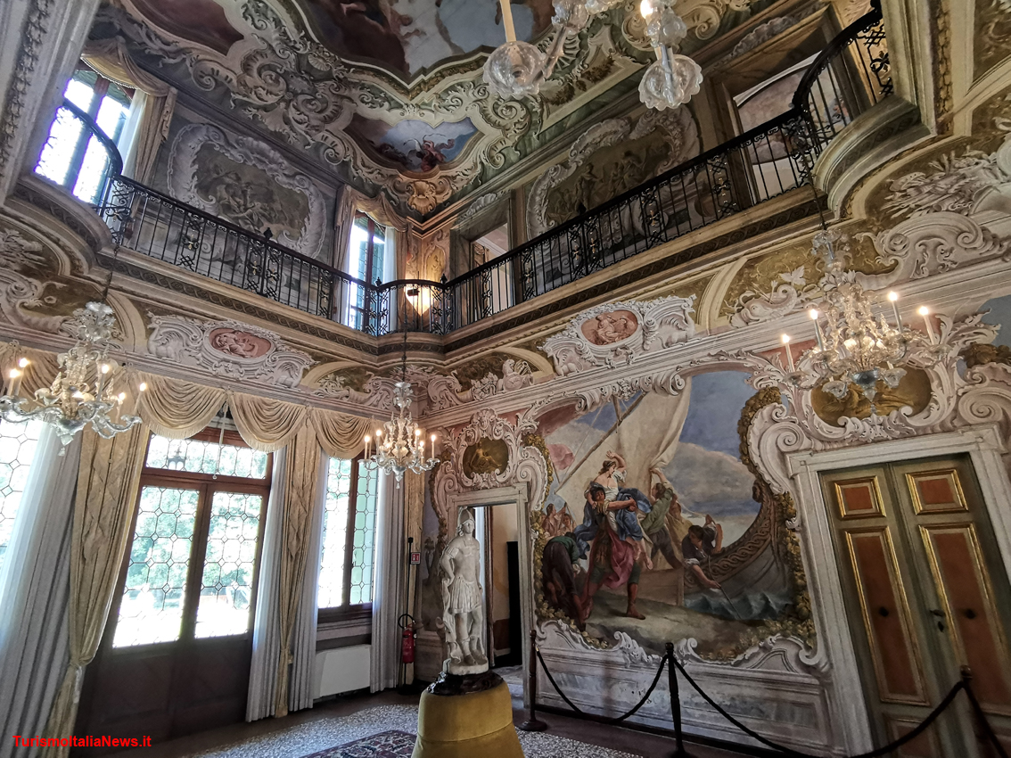 Mira, l'interno di Villa Widmann