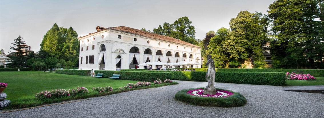 Architettura, arte, design, moda, fashion, italian style: c’è davvero tutto questo a Villa Foscarini Rossi, a Stra