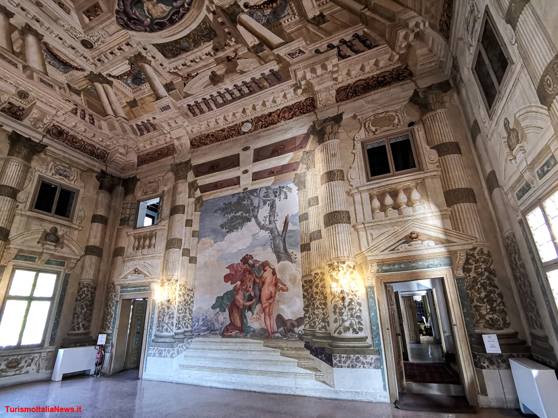 Architettura, arte, design, moda, fashion, italian style: c’è davvero tutto questo a Villa Foscarini Rossi, a Stra