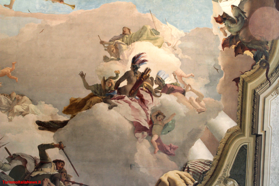 Villa Pisani a Stra: l’immenso affresco di Giambattista Tiepolo realizzato sul soffitto del salone da ballo raffigurante il “Trionfo della famiglia Pisani” (foto di TurismoItaliaNews.it per gentile concessione del Ministero per i beni e le attività culturali – Polo Museale del Veneto)