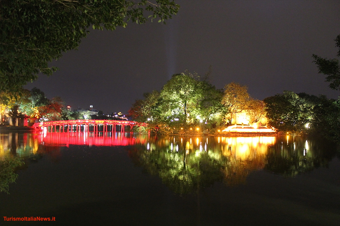 images/stories/vietnam/HanoiHoanKiemLago.JPG